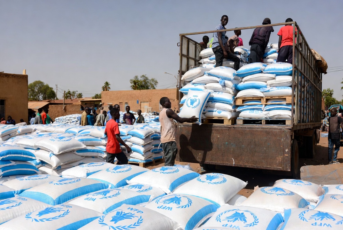 Distribution aide alimentaire humanitaire